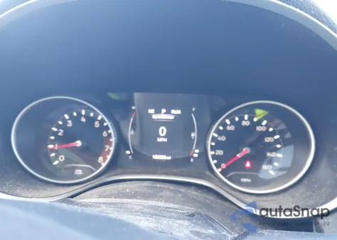 2018 Jeep Compass Latitude 4X4 from USA, damaged, VIN 3C4NJDBB0JT177399